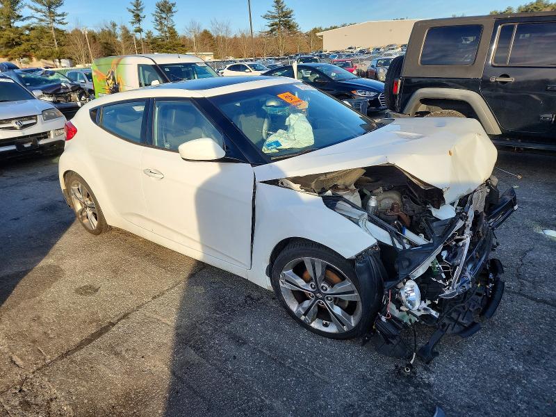 Photo 4 from auction – 2016 HYUNDAI VELOSTER with VIN KMHTC6AD8GU267507