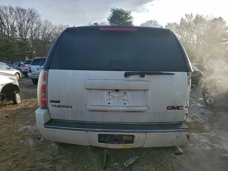 Photo 6 from auction – 2011 GMC YUKON DENA with VIN 1GKS2EEF3BR337441