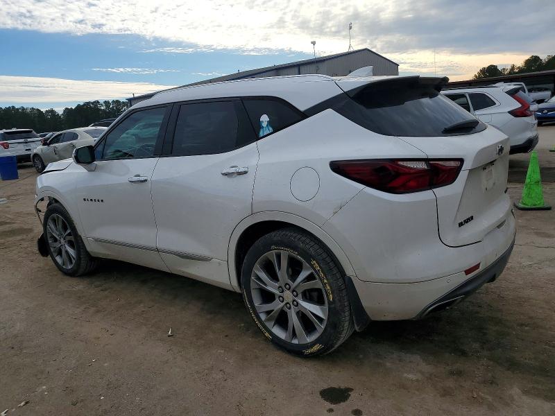 Photo 2 from auction – 2021 CHEVROLET BLAZER with VIN 3GNKBFRSXMS508525