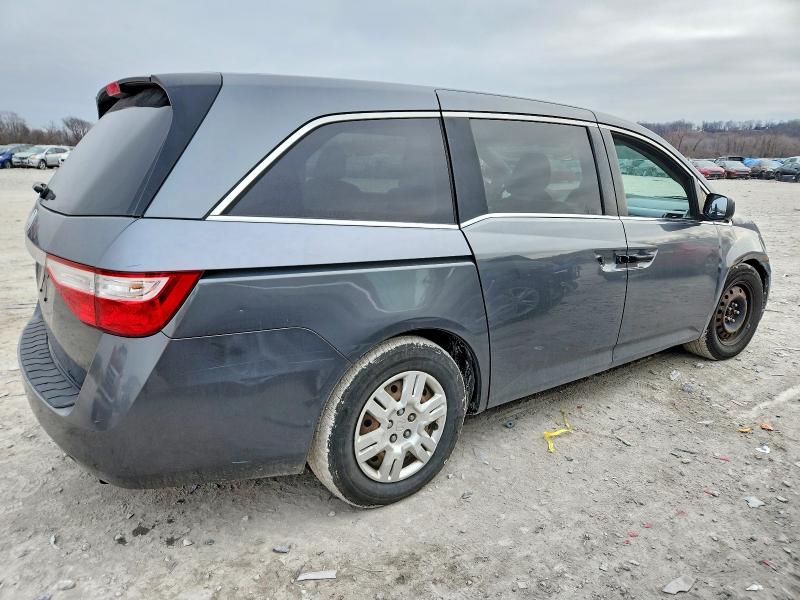 Photo 3 from auction – 2013 HONDA ODYSSEY LX with VIN 5FNRL5H22DB028388