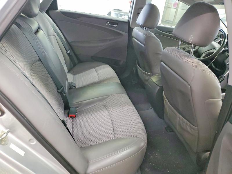 Photo 10 from auction – 2011 HYUNDAI SONATA SE with VIN 5NPEC4AC3BH152437