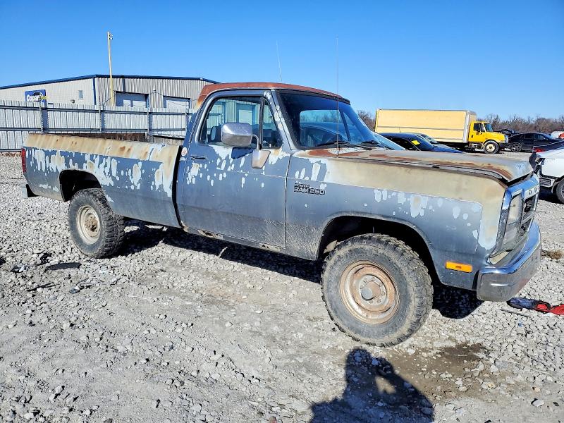Снимка 4 от търг – 1991 DODGE W-SERIES W с VIN 1B7KM26Z9MS339767