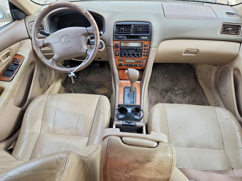 Photo 8 from auction – 2000 LEXUS ES 300 with VIN JT8BF28G5Y0247013