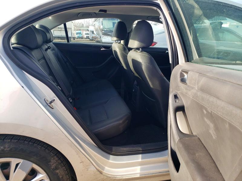 Photo 10 from auction – 2011 VOLKSWAGEN JETTA with VIN 3VWDZ7AJ7BM050138