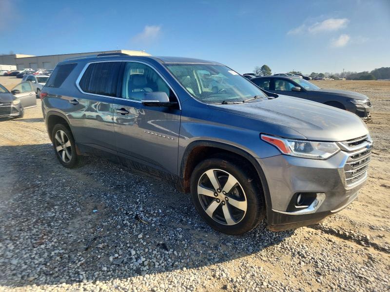 Photo 4 from auction – 2018 CHEVROLET TRAVERSE L with VIN 1GNERHKWXJJ284459