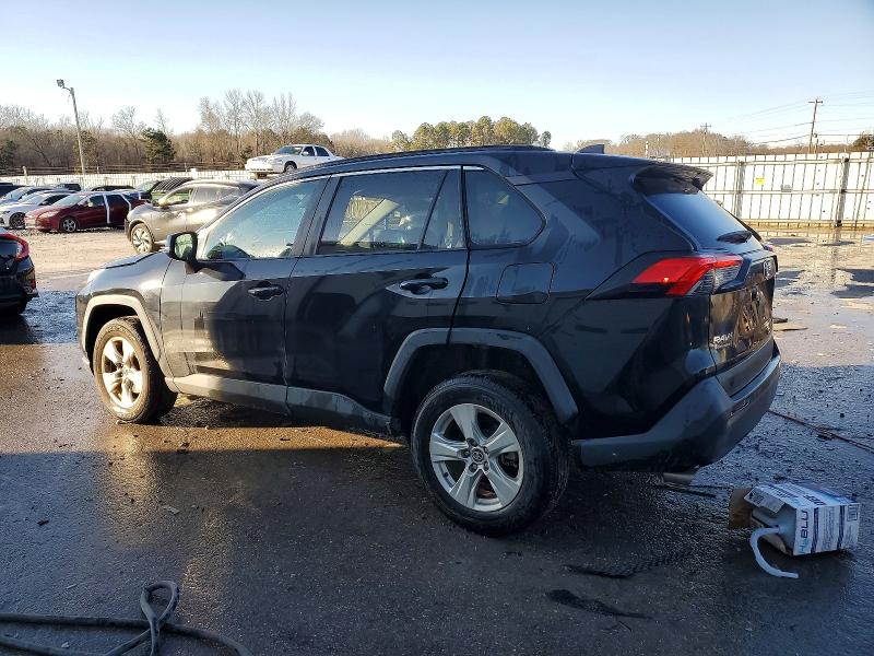 Photo 2 from auction – 2020 TOYOTA RAV4 XLE with VIN 2T3W1RFVXLC054891
