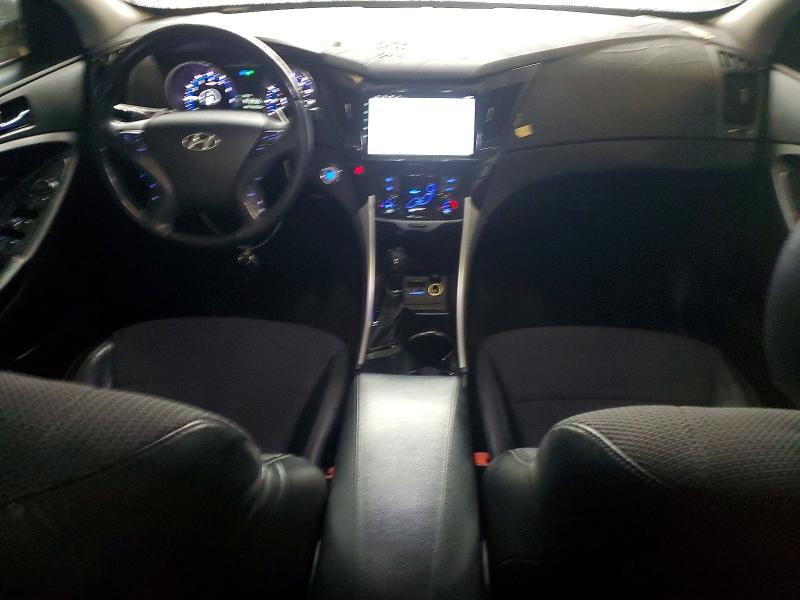 Photo 8 from auction – 2011 HYUNDAI SONATA with VIN 5NPEC4AC5BH146526