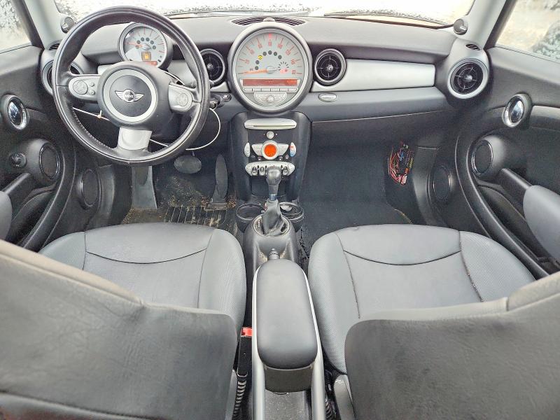 Photo 8 from auction – 2010 MINI COOPER CLU with VIN WMWML3C50ATX37956