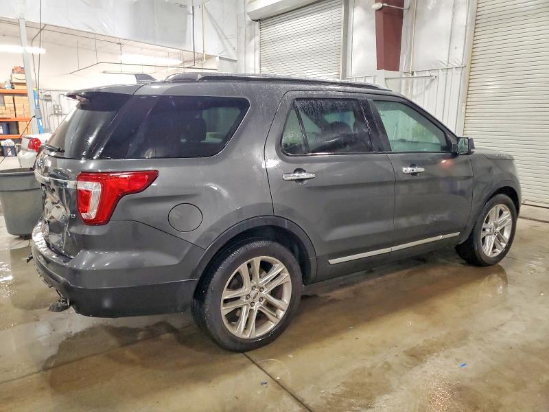 Photo 3 from auction – 2017 FORD EXPLORER L with VIN 1FM5K8F83HGB21454