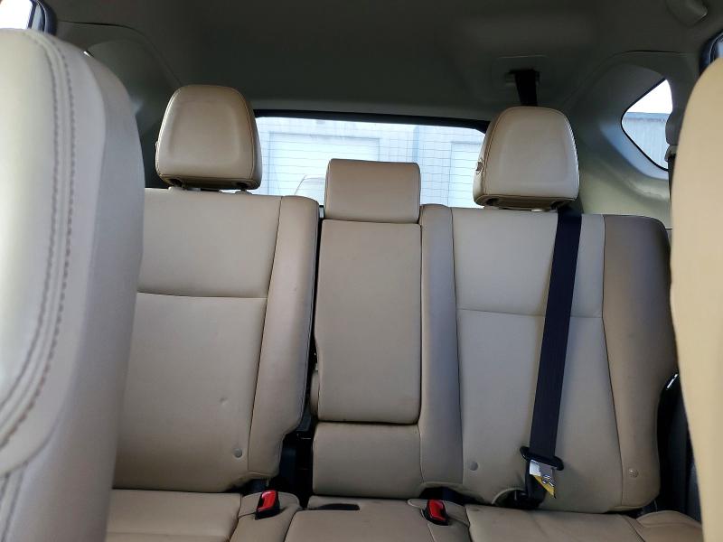 Photo 10 from auction – 2015 TOYOTA RAV4 XLE with VIN JTMDFREV1FD101994