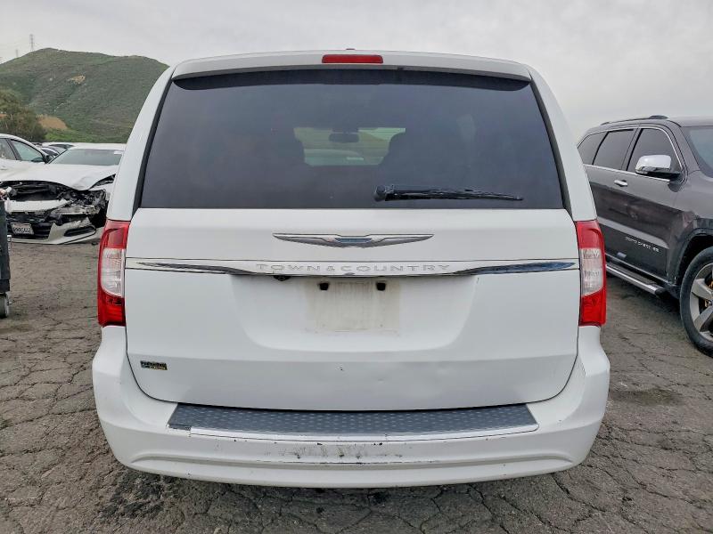 Photo 6 from auction – 2014 CHRYSLER TOWN & COU with VIN 2C4RC1BG0ER440912