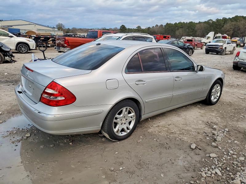 Photo 3 from auction – 2003 MERCEDES-BENZ E 320 with VIN WDBUF65J23A136020