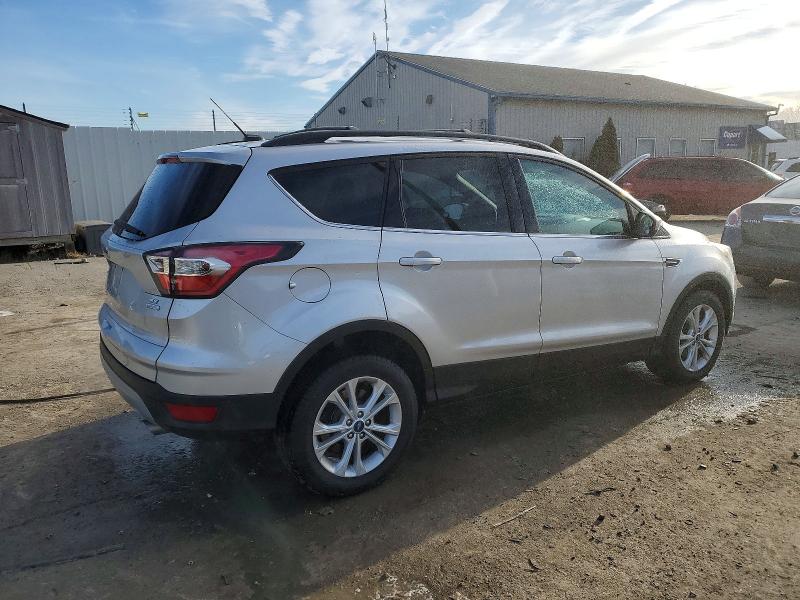 Photo 3 from auction – 2017 FORD ESCAPE with VIN 1FMCU0GD5HUB28261