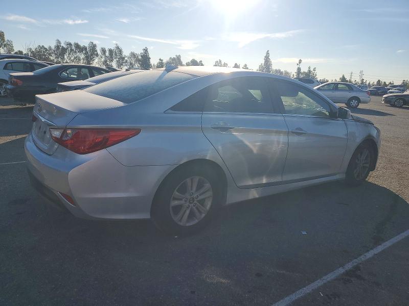 Photo 3 from auction – 2014 HYUNDAI SONATA GLS with VIN 5NPEB4AC8EH825262