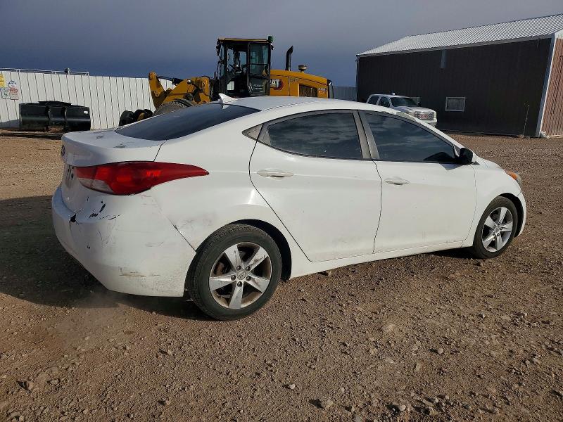 Photo 3 from auction – 2013 HYUNDAI ELANTRA GL with VIN 5NPDH4AE5DH356206