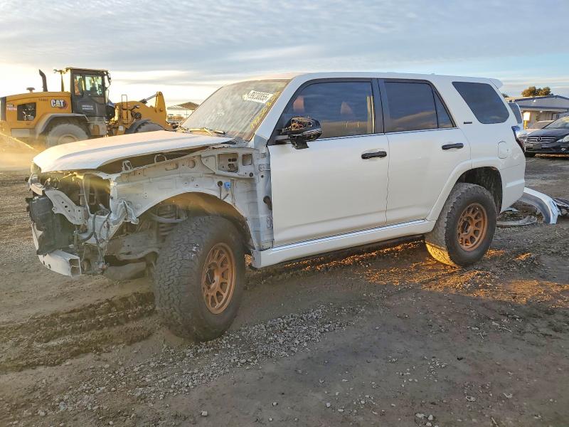 TOYOTA 4RUNNER 2019 with VIN JTEBU5JRXK5704134 - Photo from auction
