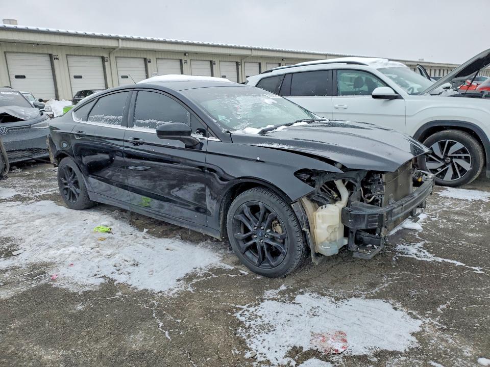 Photo 4 from auction – 2017 FORD FUSION with VIN 3FA6P0G79HR348244