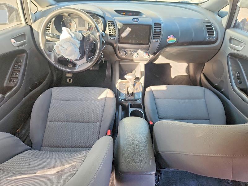 Photo 8 from auction – 2017 KIA FORTE with VIN 3KPFK4A74HE082776