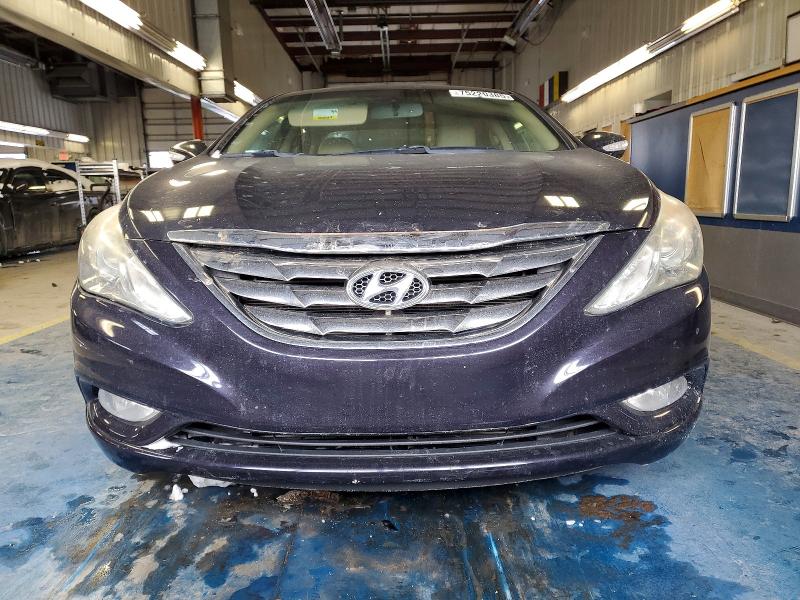 Photo 5 from auction – 2011 HYUNDAI SONATA with VIN 5NPEC4AC8BH119255