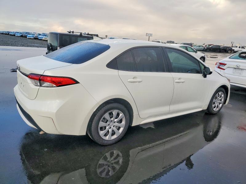Photo 3 from auction – 2021 TOYOTA COROLLA LE with VIN JTDEPMAE0MJ134588