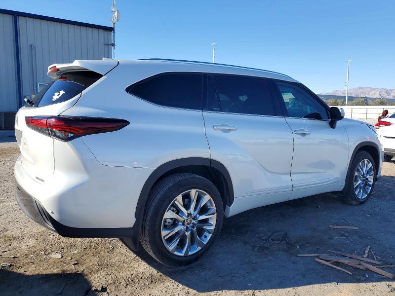 Foto 3 de la subasta – 2024 TOYOTA HIGHLANDER con VIN 5TDKDRAH3RS549403