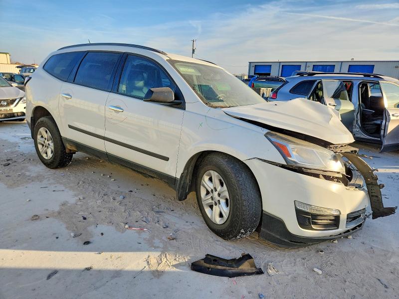 Photo 4 from auction – 2017 CHEVROLET TRAVERSE L with VIN 1GNKRFED2HJ347341