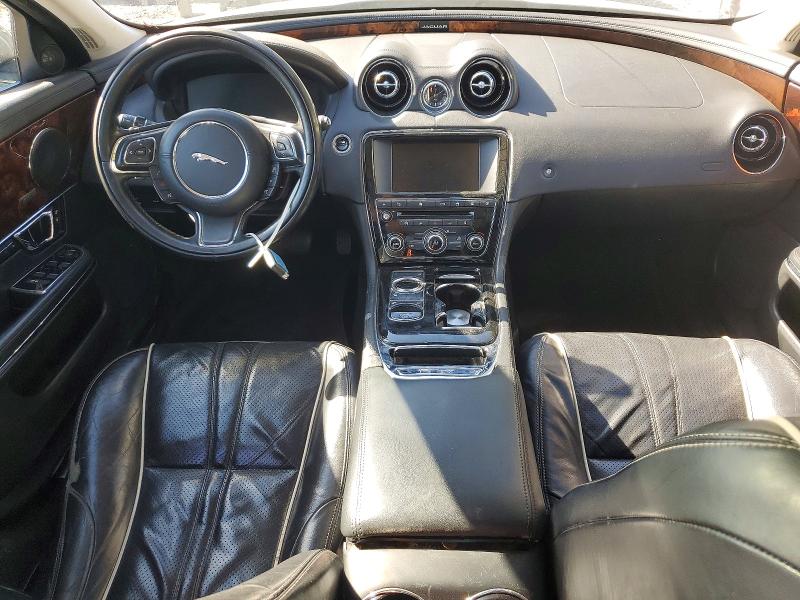 Photo 8 from auction – 2016 JAGUAR XJ with VIN SAJWA1C74G8V96443