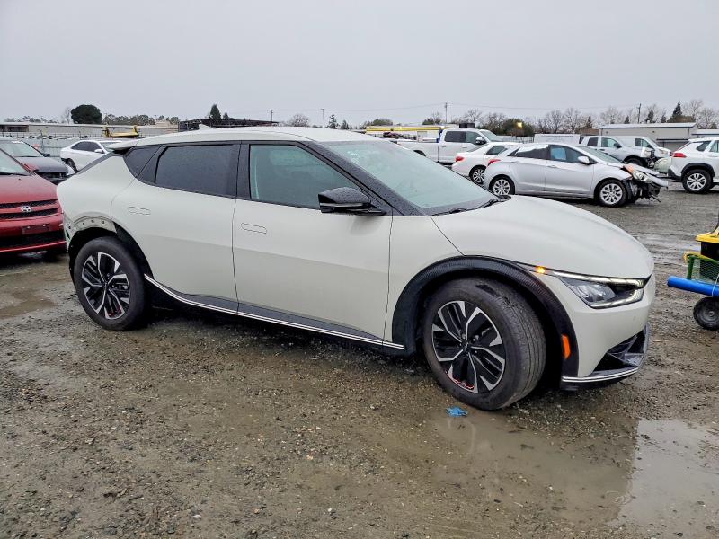 Photo 4 from auction – 2022 KIA EV6 LIGHT with VIN KNDC34LA8N5081033