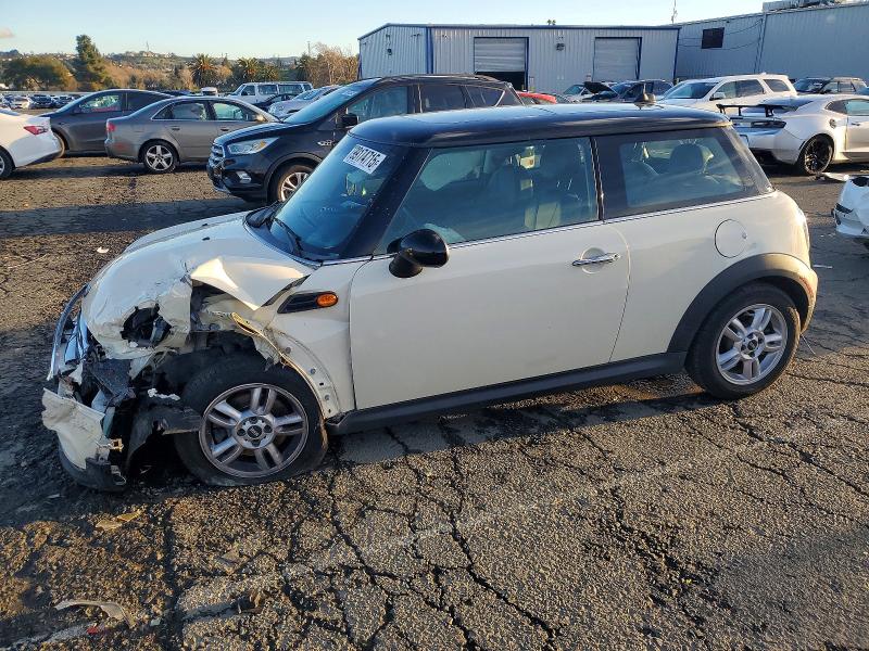 MINI COOPER 2013 with VIN WMWSU3C53DT681469 - Photo from auction