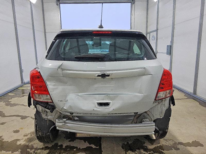 Photo 6 from auction – 2018 CHEVROLET TRAX LS with VIN 3GNCJKSBXJL263015