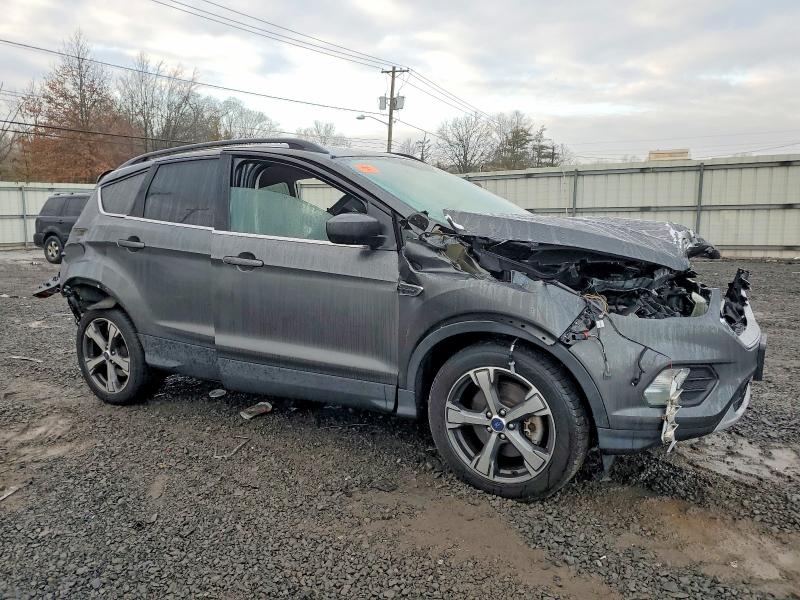 Photo 4 from auction – 2017 FORD ESCAPE with VIN 1FMCU9GD8HUC70978