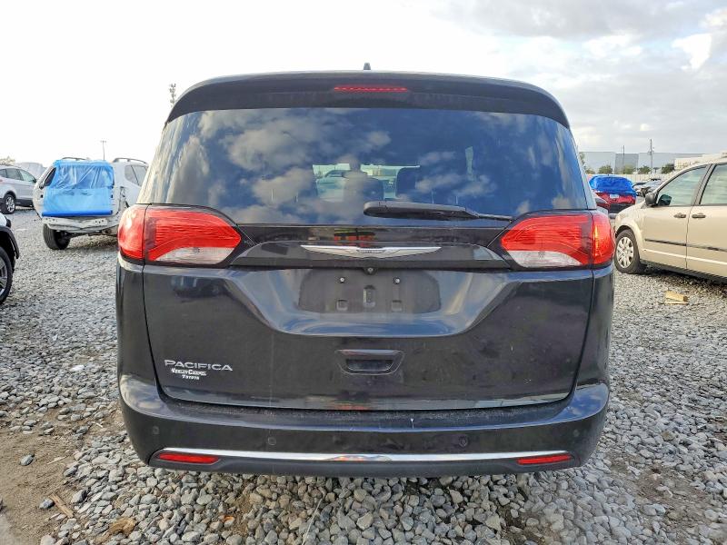 Photo 6 from auction – 2017 CHRYSLER PACIFICA T with VIN 2C4RC1BG8HR524724