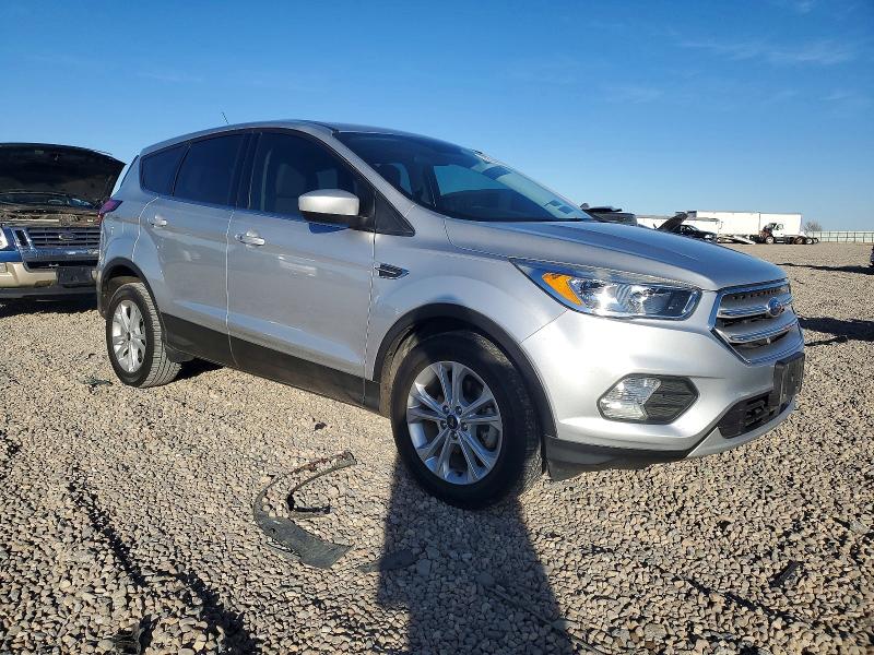 Photo 4 from auction – 2019 FORD ESCAPE SE with VIN 1FMCU0GD3KUB00742