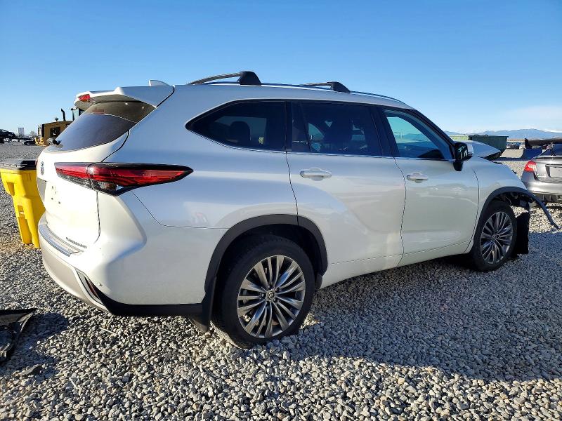Photo 3 from auction – 2020 TOYOTA HIGHLANDER with VIN 5TDFZRBH7LS051763