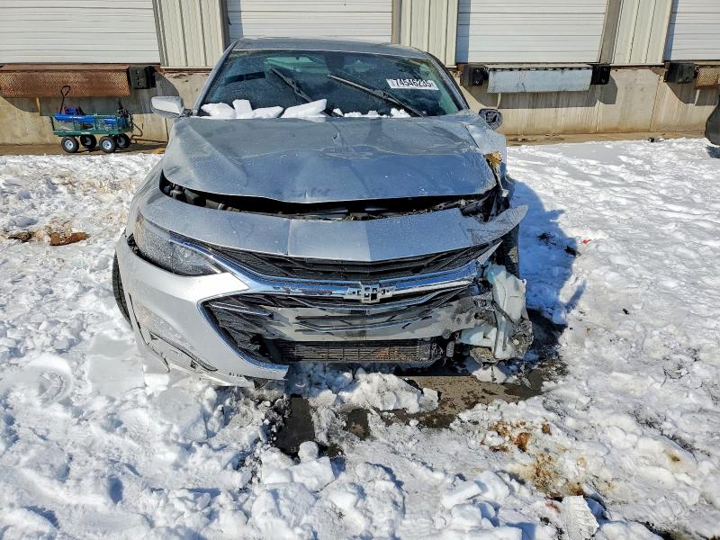 Photo 5 from auction – 2021 CHEVROLET MALIBU with VIN 1G1ZD5ST0MF085594
