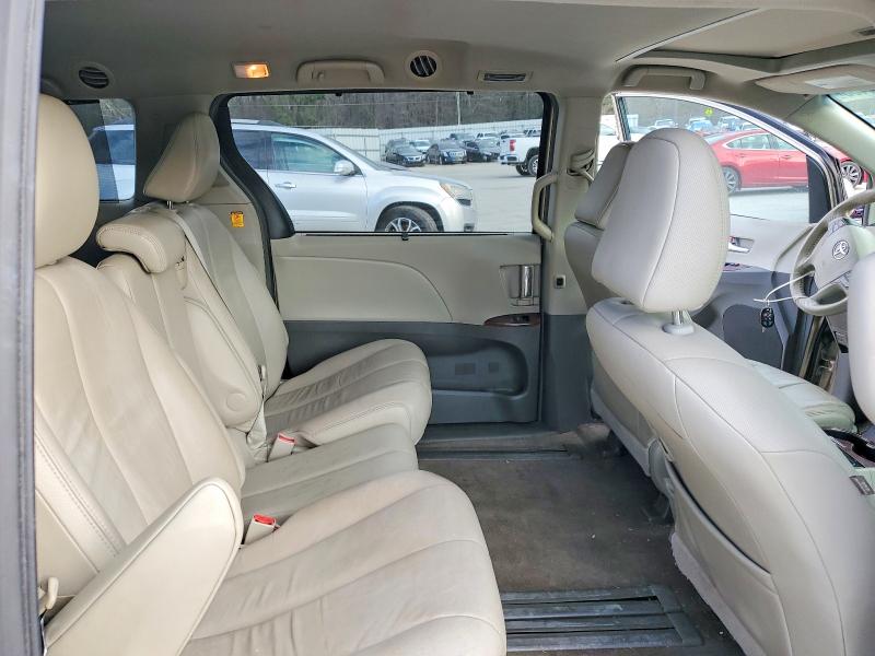 Photo 11 from auction – 2012 TOYOTA SIENNA XLE with VIN 5TDYK3DC5CS255490