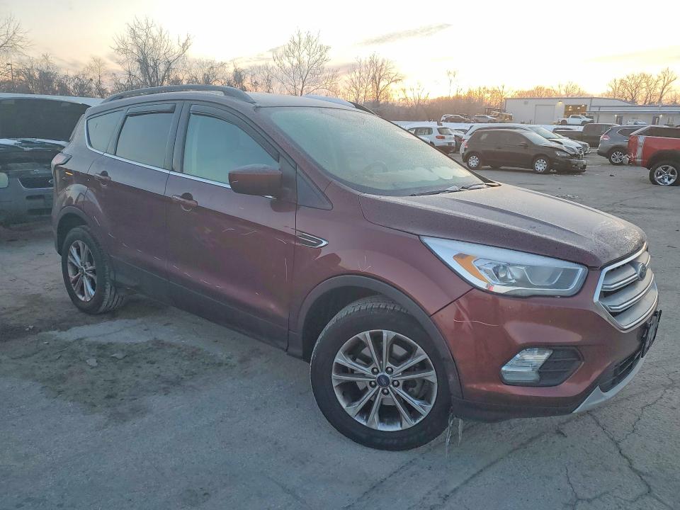 Photo 4 from auction – 2018 FORD ESCAPE SEL with VIN 1FMCU0HD1JUC85659