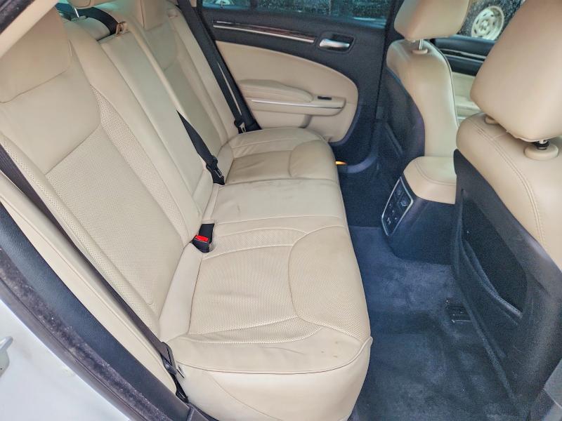 Photo 10 from auction – 2016 CHRYSLER 300C with VIN 2C3CCAEG6GH151919