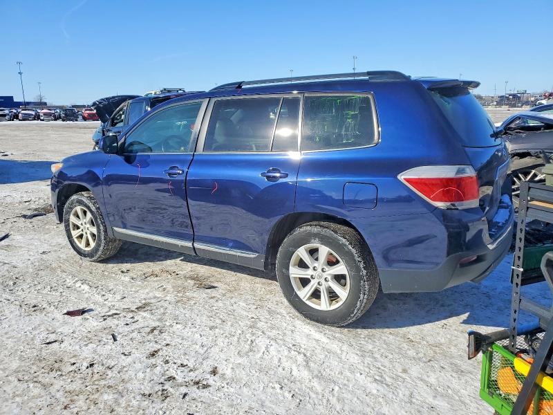 Photo 2 from auction – 2012 TOYOTA HIGHLANDER with VIN 5TDBK3EH4CS138211