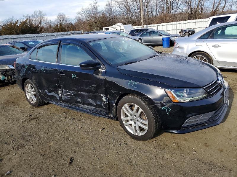 Photo 4 from auction – 2017 VOLKSWAGEN JETTA S with VIN 3VW2B7AJ8HM252846