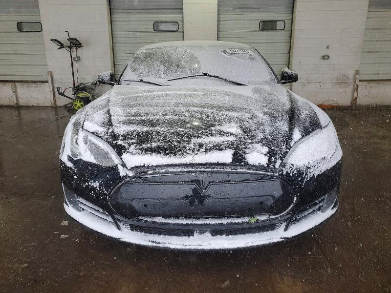 Photo 5 from auction – 2015 TESLA MODEL S with VIN 5YJSA1E16FF119016