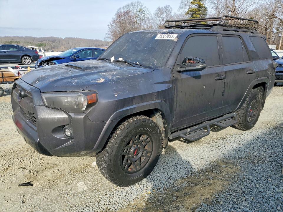 TOYOTA 4RUNNER 2021 with VIN JTEHU5JR8M5956039 - Photo from auction