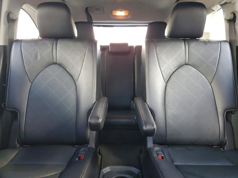Photo 10 from auction – 2023 TOYOTA HIGHLANDER with VIN 5TDFARAH5PS522209