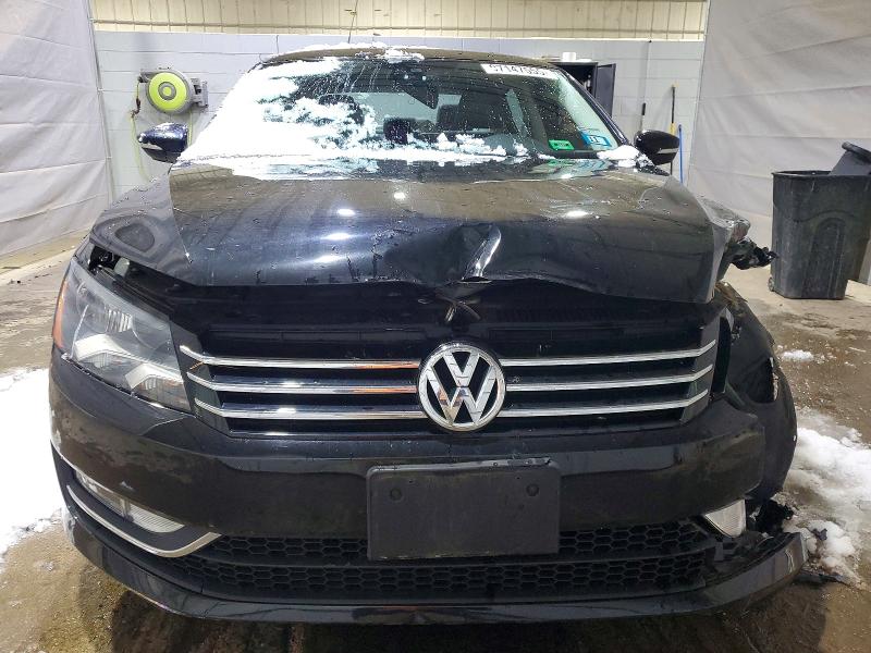 Photo 5 from auction – 2015 VOLKSWAGEN PASSAT S with VIN 1VWAT7A35FC121785