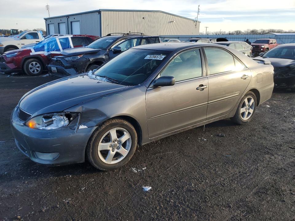 TOYOTA CAMRY 2006 with VIN 4T1BE30KX6U694092 - Photo from auction