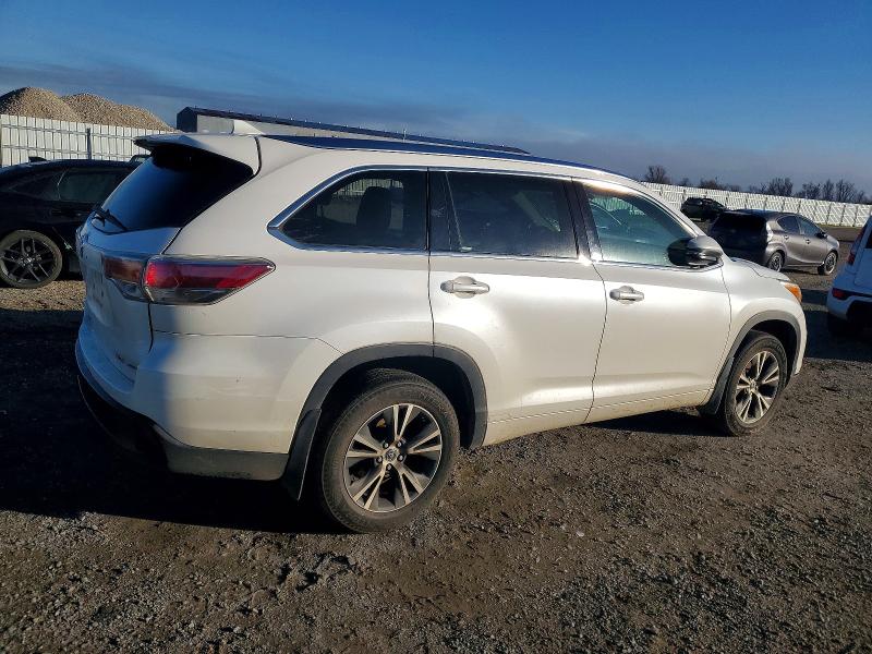 Photo 3 from auction – 2016 TOYOTA HIGHLANDER with VIN 5TDJKRFHXGS227767