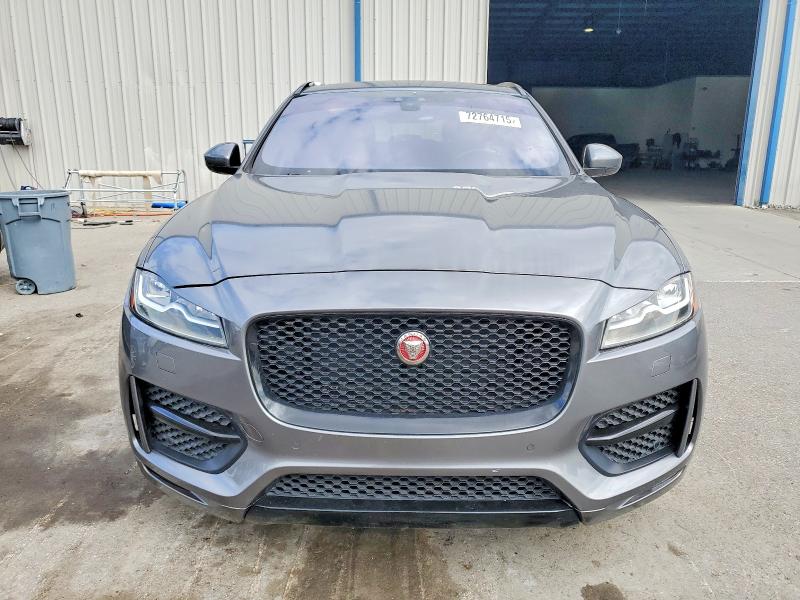 Photo 5 from auction – 2017 JAGUAR F-PACE R - with VIN SADCL2BV7HA063499