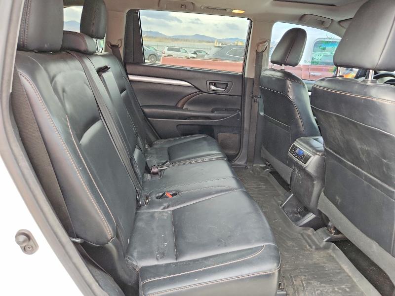 Photo 11 from auction – 2015 TOYOTA HIGHLANDER with VIN 5TDJKRFH6FS124845