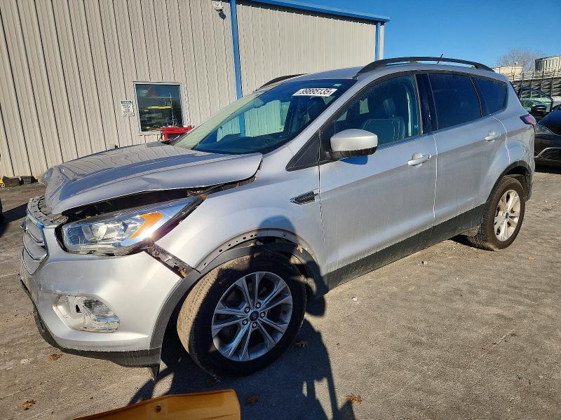 FORD ESCAPE 2018 مع رقم تعريف المركبة 1FMCU0HD8JUA22472 - صورة من المزاد
