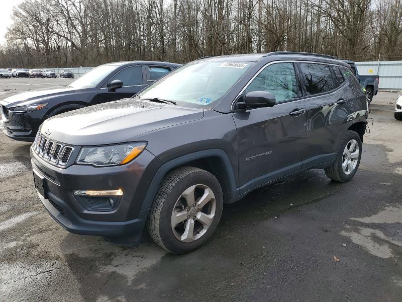 JEEP COMPASS 2019 with VIN 3C4NJDBB2KT812351 - Photo from auction